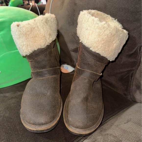 size 9 Bearpaw Madison boots- 40$, still in great condition - Picture 2 of 2